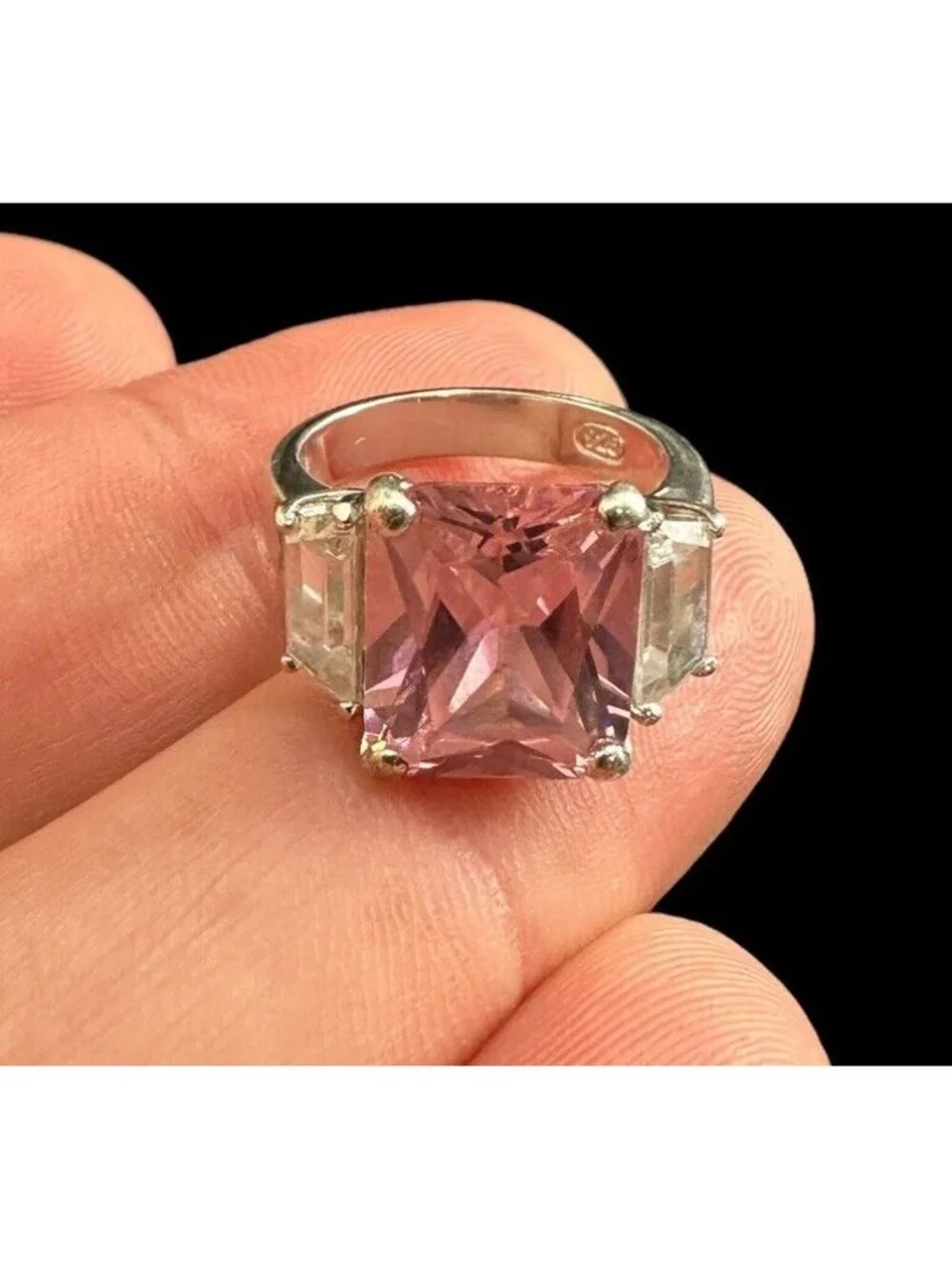 Unbranded ring great